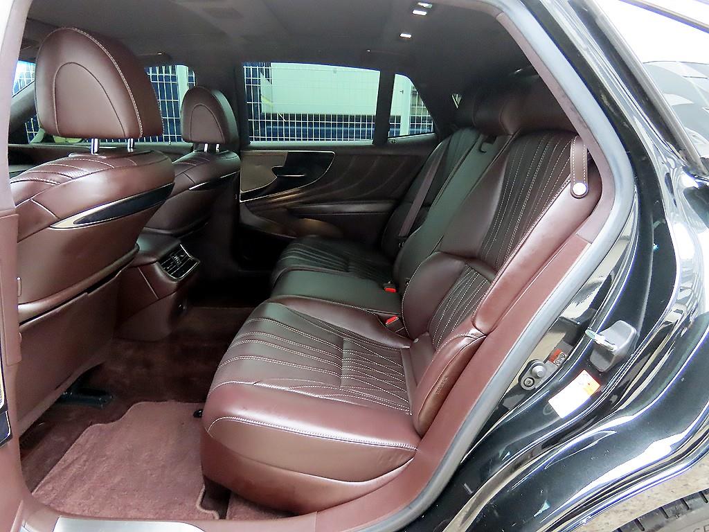Lexus LS - Vista 6