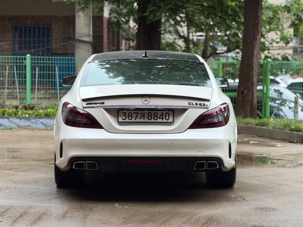Mercedes Benz CLS Class - Vista 4