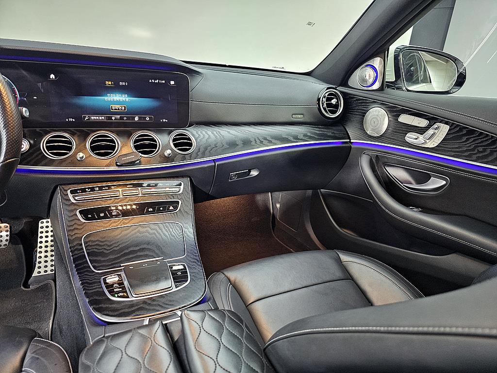 Mercedes Benz E class - Vista 10