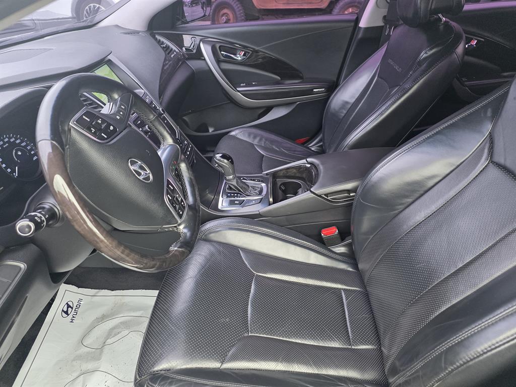 HYUNDAI Grandeur - Vista 10