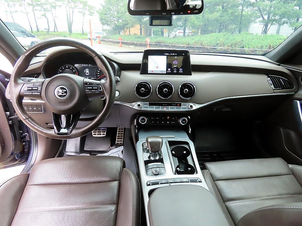 KIA Stinger - Vista 7