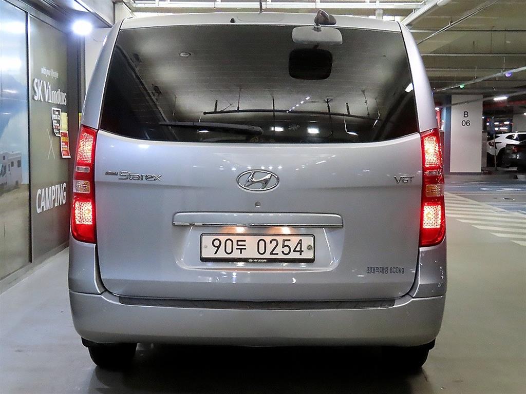 HYUNDAI Starex - Vista 5
