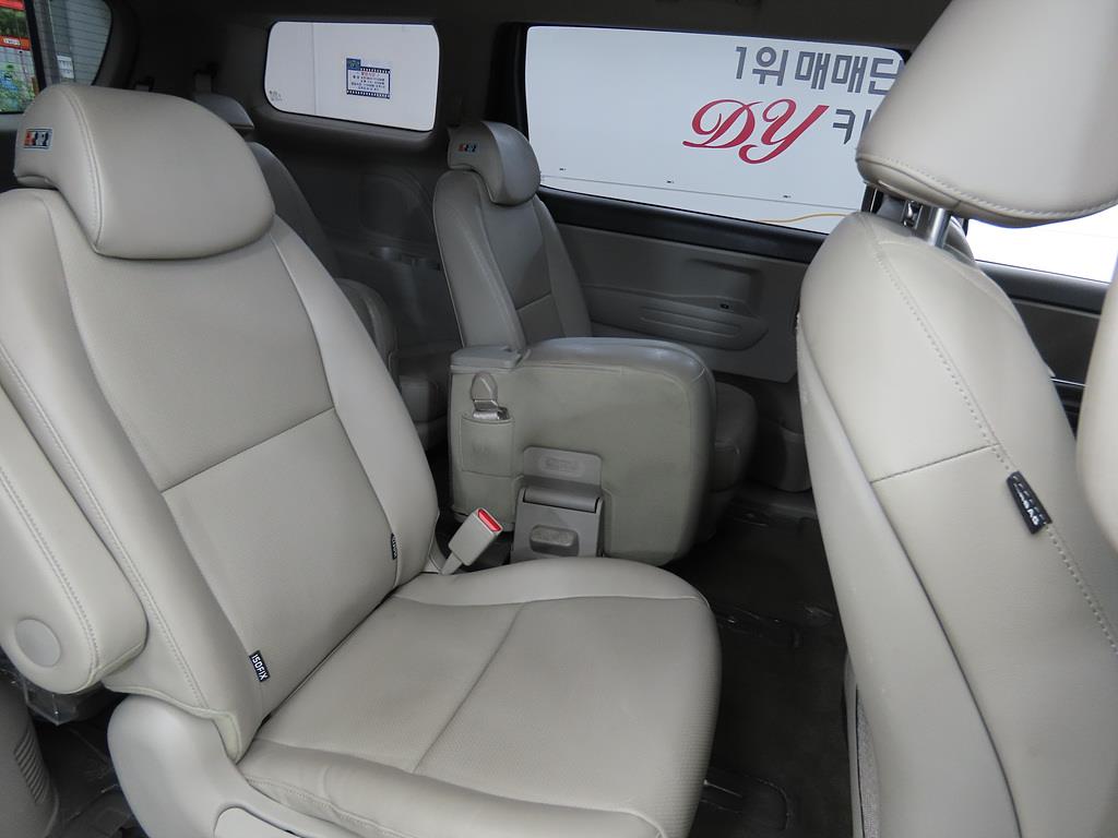KIA Carnival - Vista 7