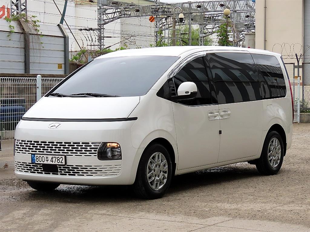 HYUNDAI Staria - Vista 2