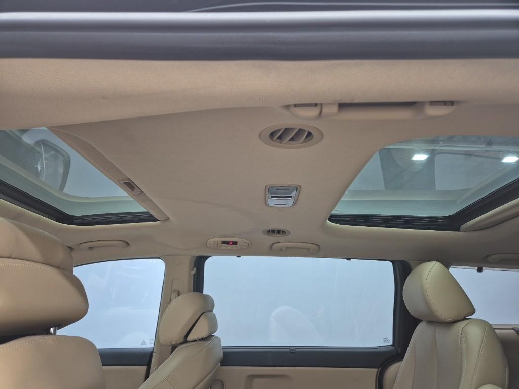 KIA Carnival 2016 Negro - Importación desde Corea - HF Imports Iquique - Foto 13