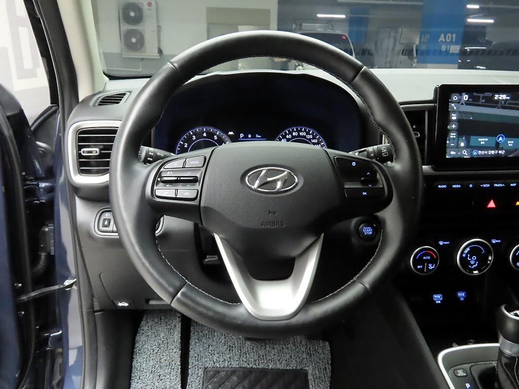 HYUNDAI Venue - Vista 7