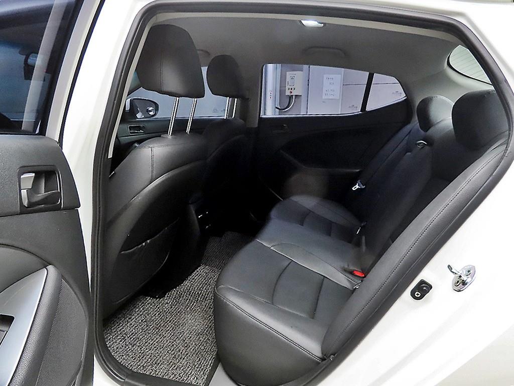 KIA K5 - Vista 6
