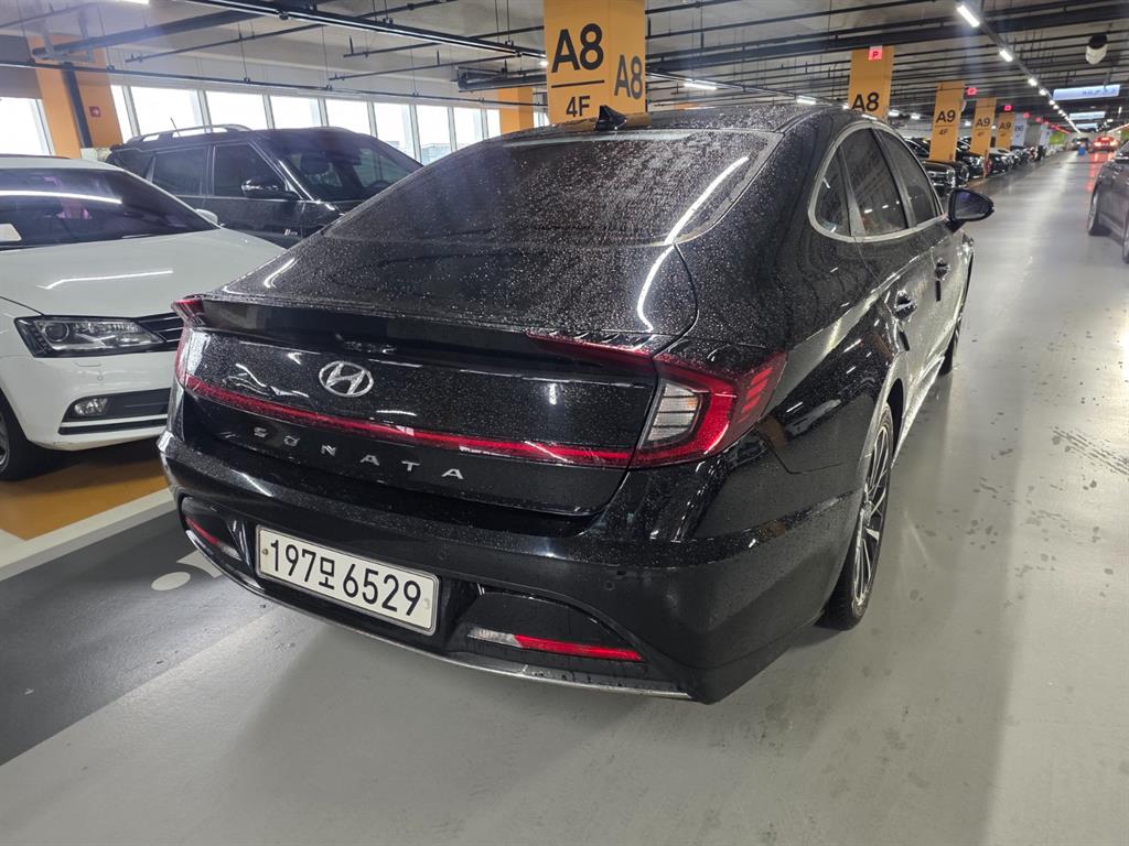 HYUNDAI Sonata - Vista 4