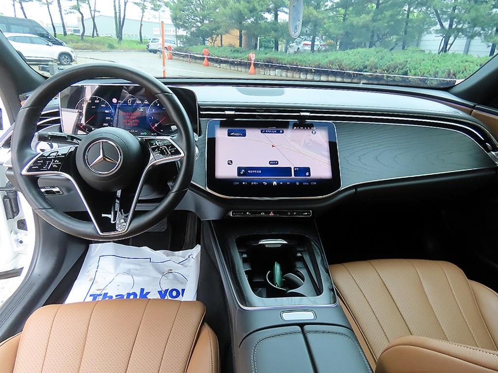 Mercedes Benz E class - Vista 7