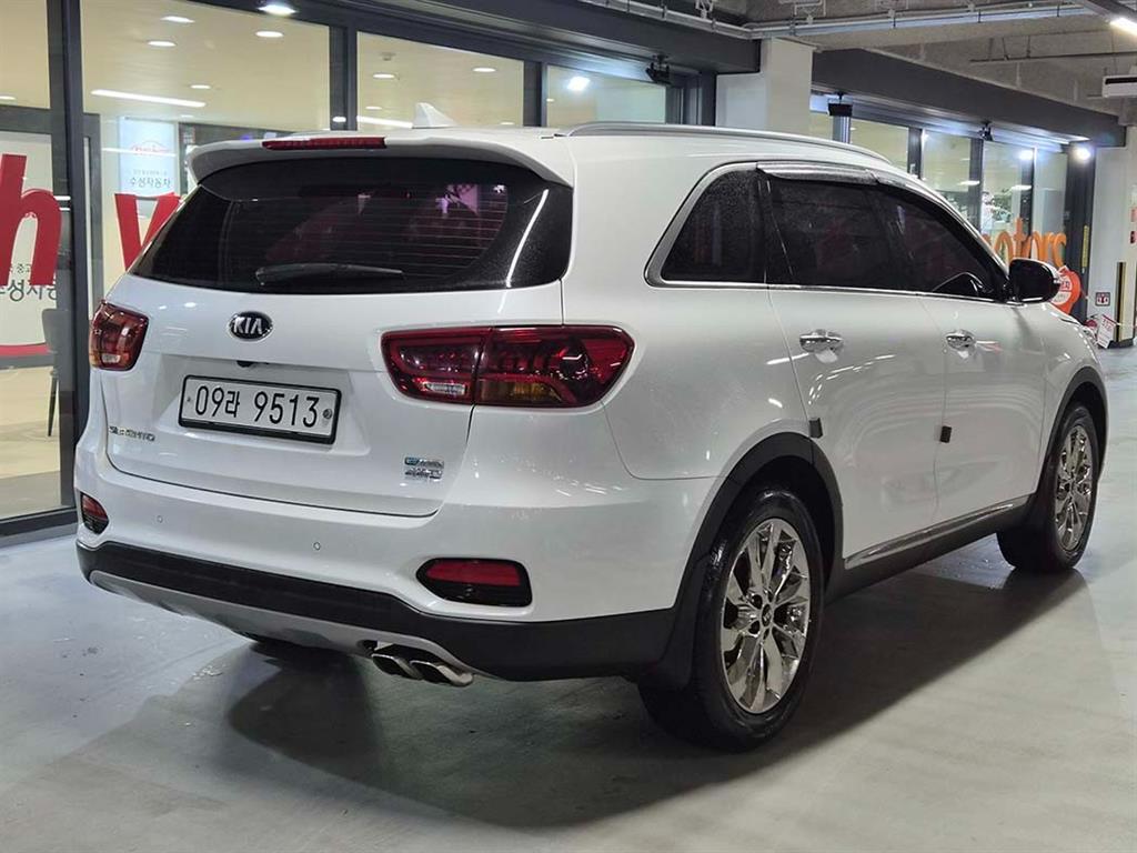 KIA Sorento - Vista 4