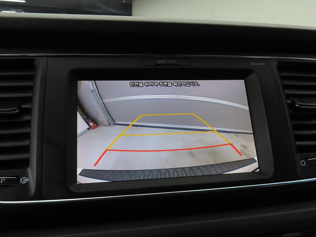 KIA Carnival - Vista 12