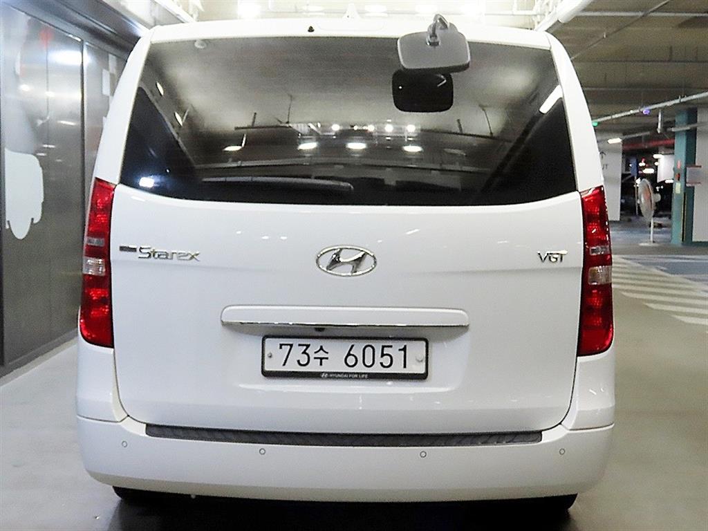 HYUNDAI Starex - Vista 5
