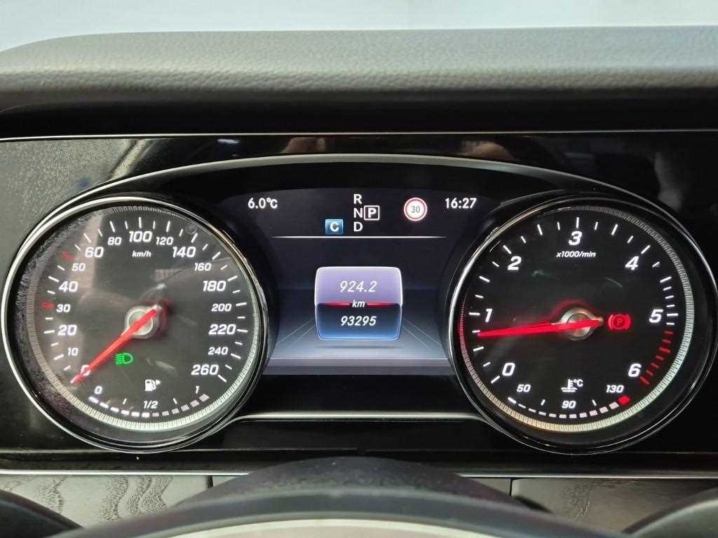 Mercedes Benz E class - Vista 6