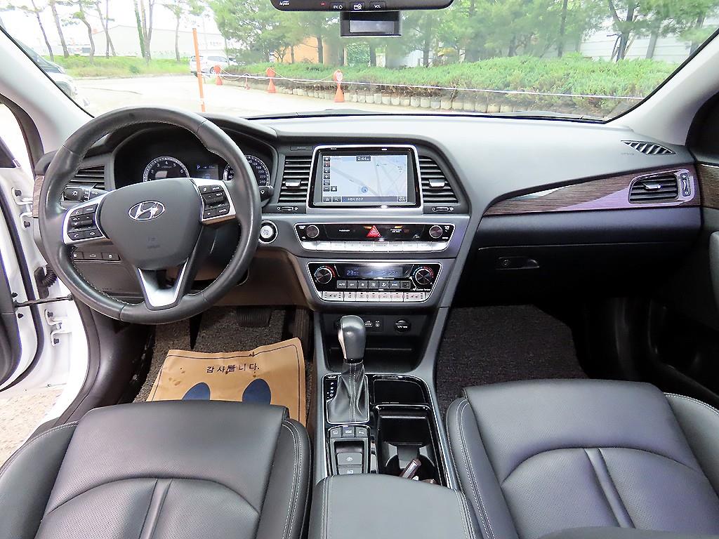 HYUNDAI Sonata - Vista 7