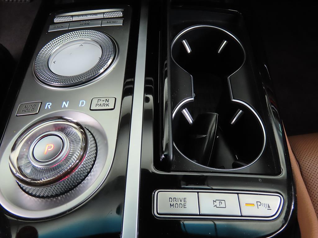 Genesis G80 - Vista 10