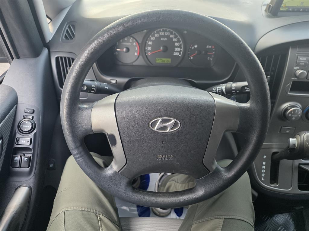 HYUNDAI Starex - Vista 11