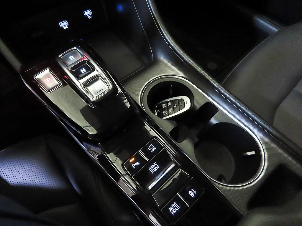 HYUNDAI Sonata - Vista 12
