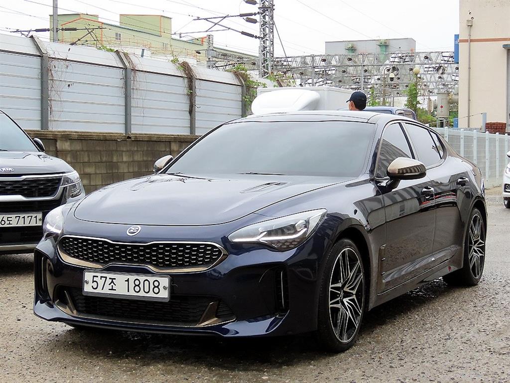 KIA Stinger - Vista 2