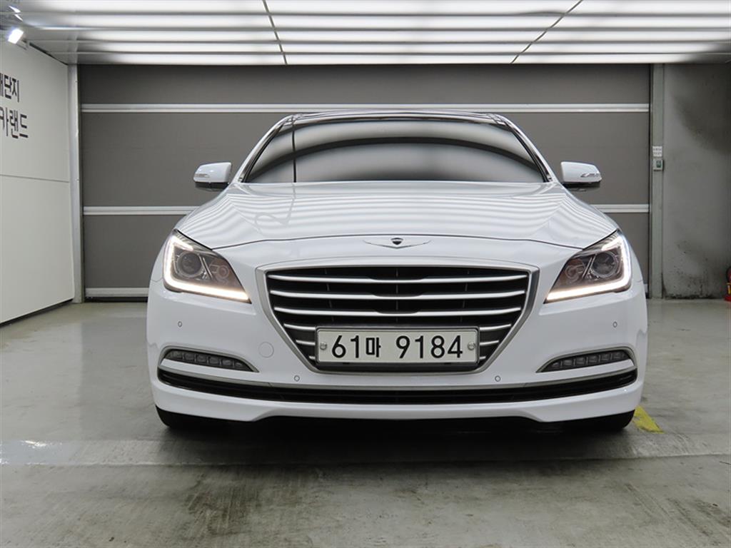 HYUNDAI Genesis - Vista 2