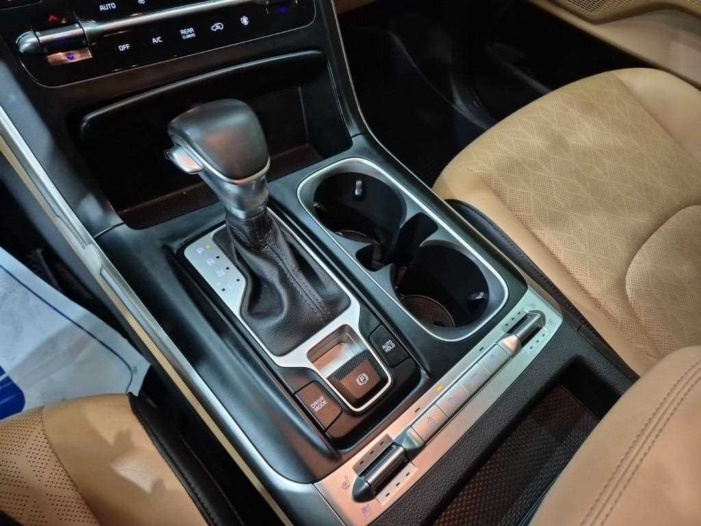 KIA Carnival - Vista 8