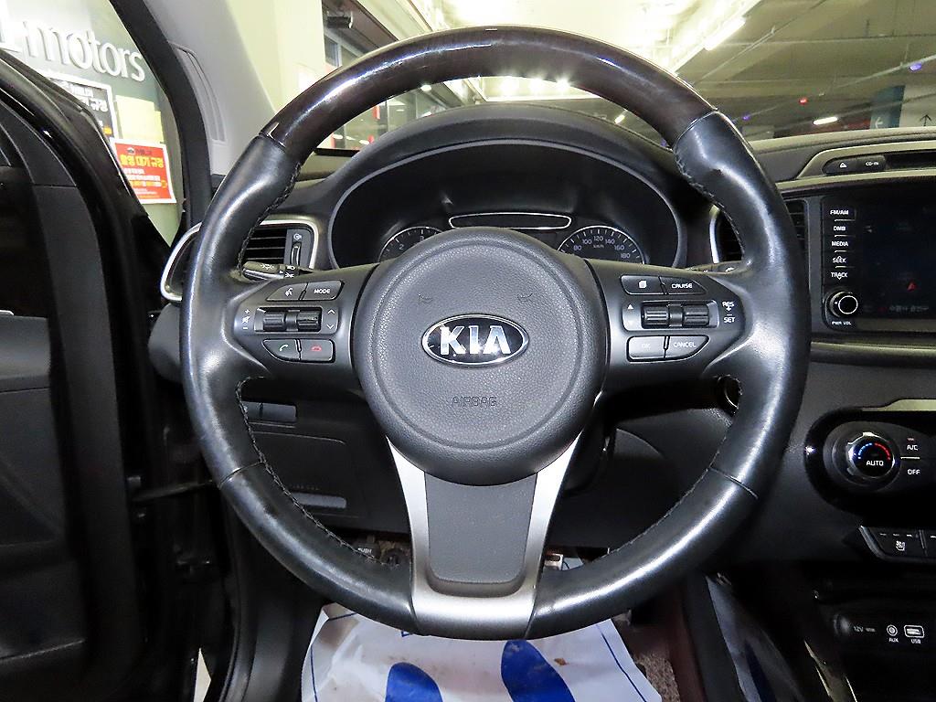 KIA Sorento - Vista 8