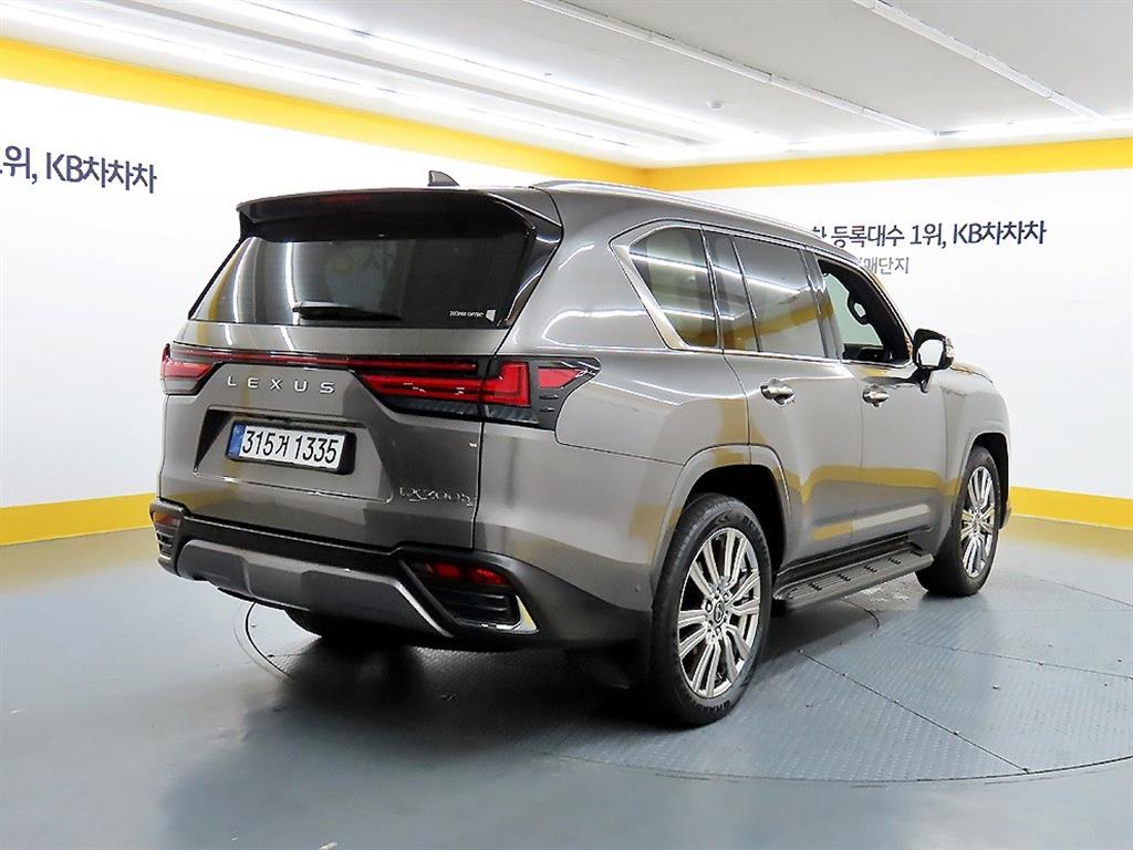 Lexus LX - Vista 4