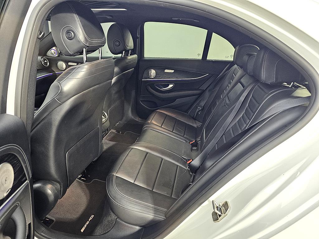 Mercedes Benz E class - Vista 9