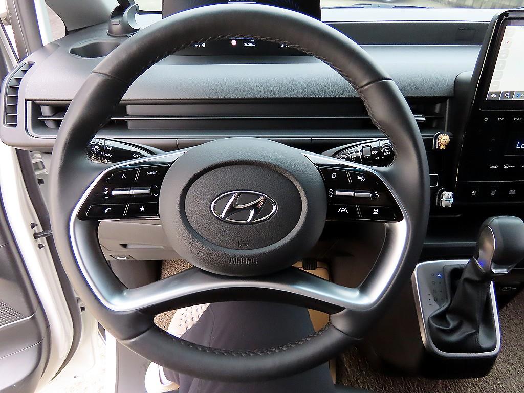 HYUNDAI Staria - Vista 8