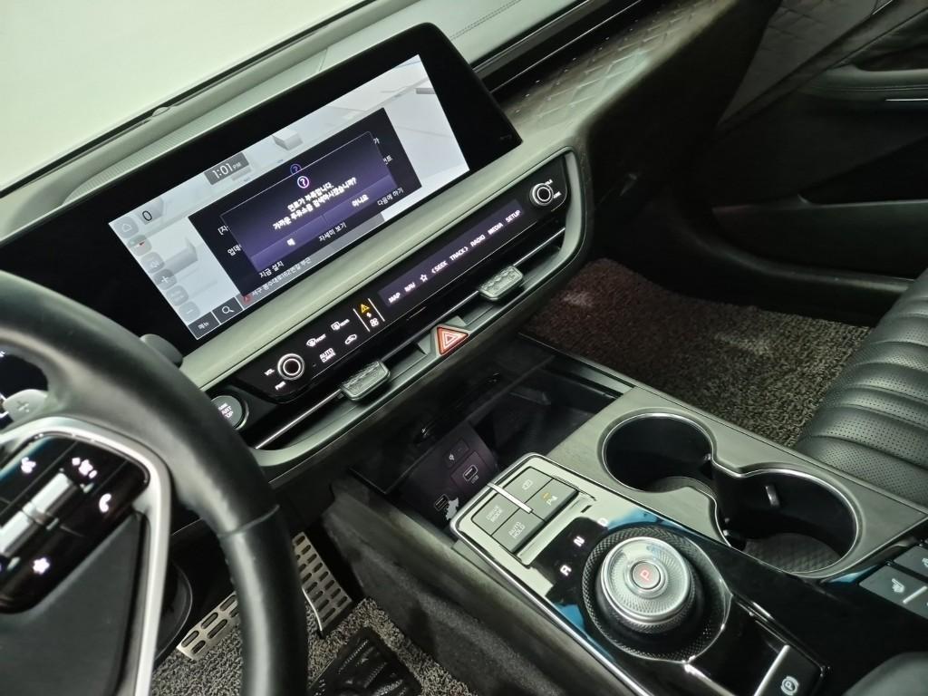 KIA K8 - Vista 12