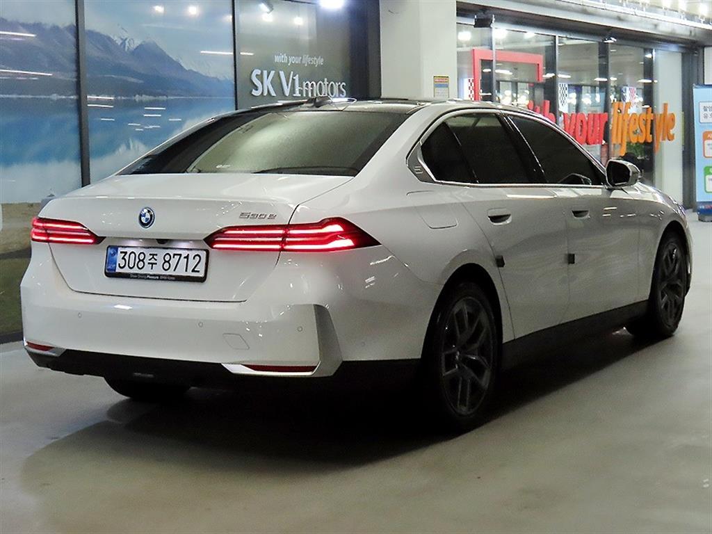 BMW 5 Series - Vista 4