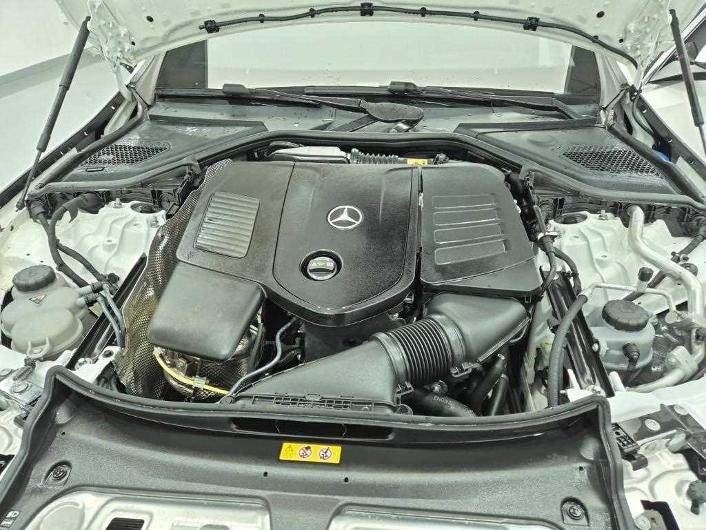 Mercedes Benz E class - Vista 5
