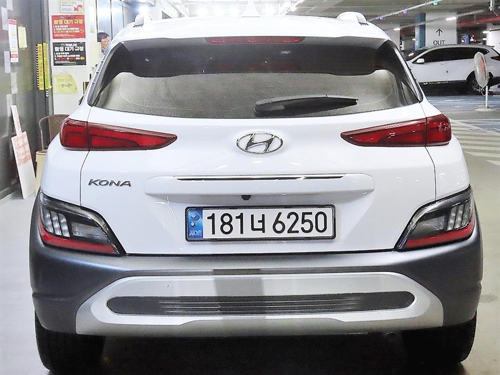 HYUNDAI Kona - Vista 5