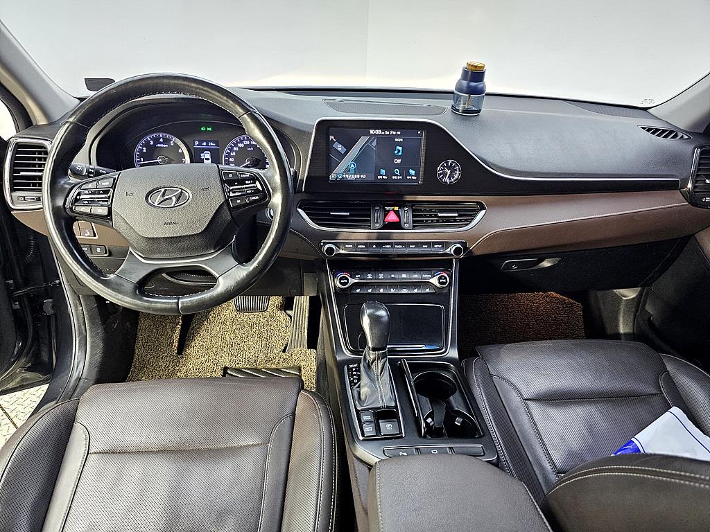 HYUNDAI Grandeur - Vista 5