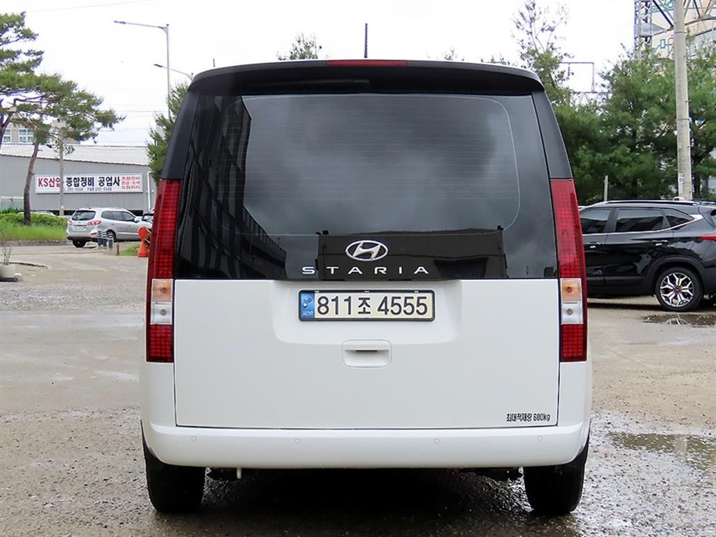 HYUNDAI Staria - Vista 4