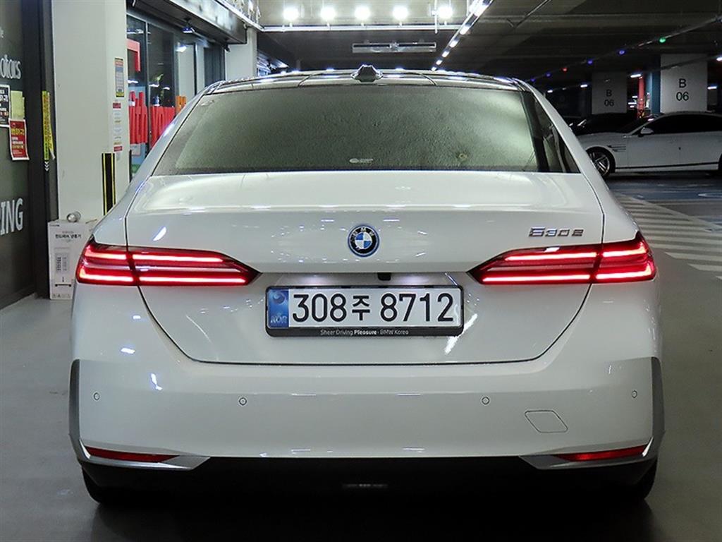BMW 5 Series - Vista 5