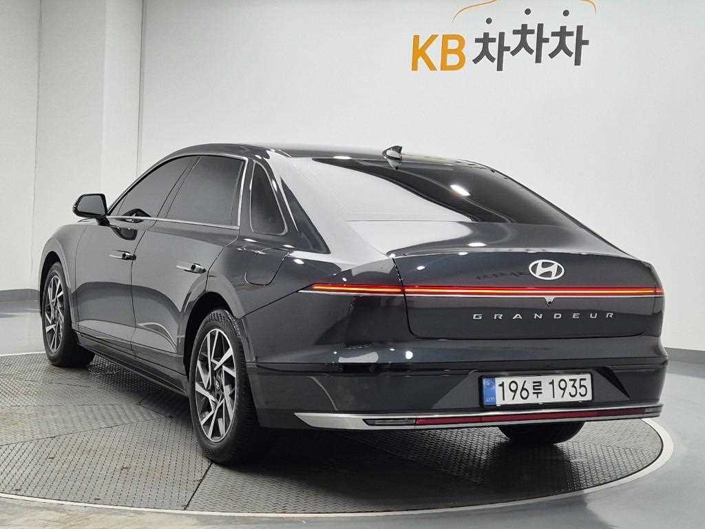 HYUNDAI Grandeur - Vista 2