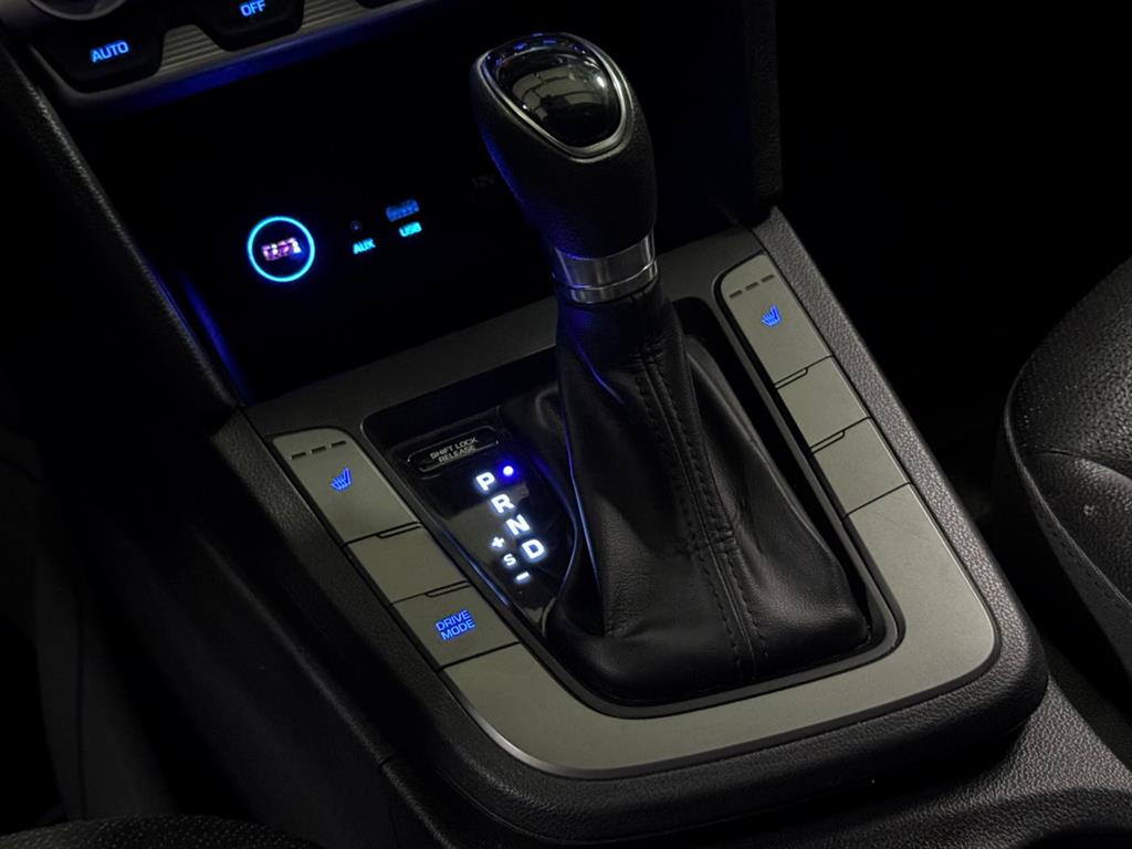 HYUNDAI Avante - Vista 12