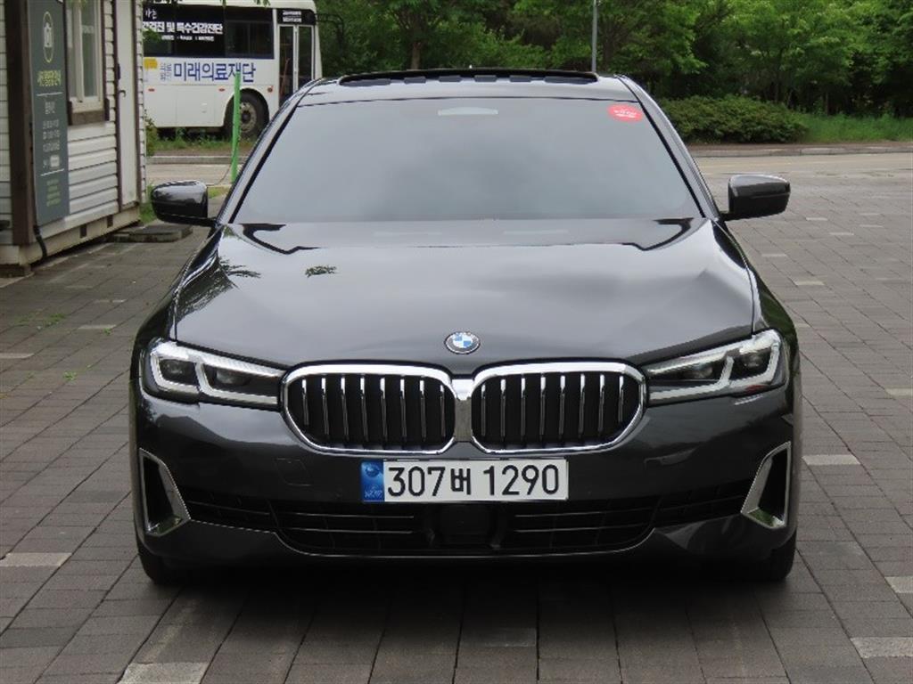 BMW 5 Series 2023 Gris - Importación desde Corea - HF Imports Iquique - Foto 1