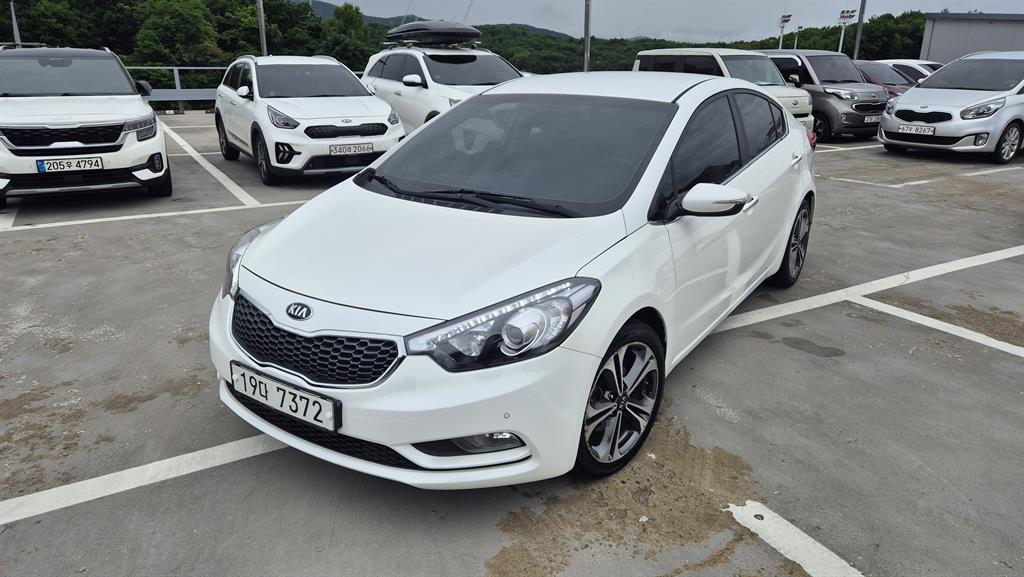 KIA K3 2015 Blanco - Importación desde Corea - HF Imports Iquique - Foto 1