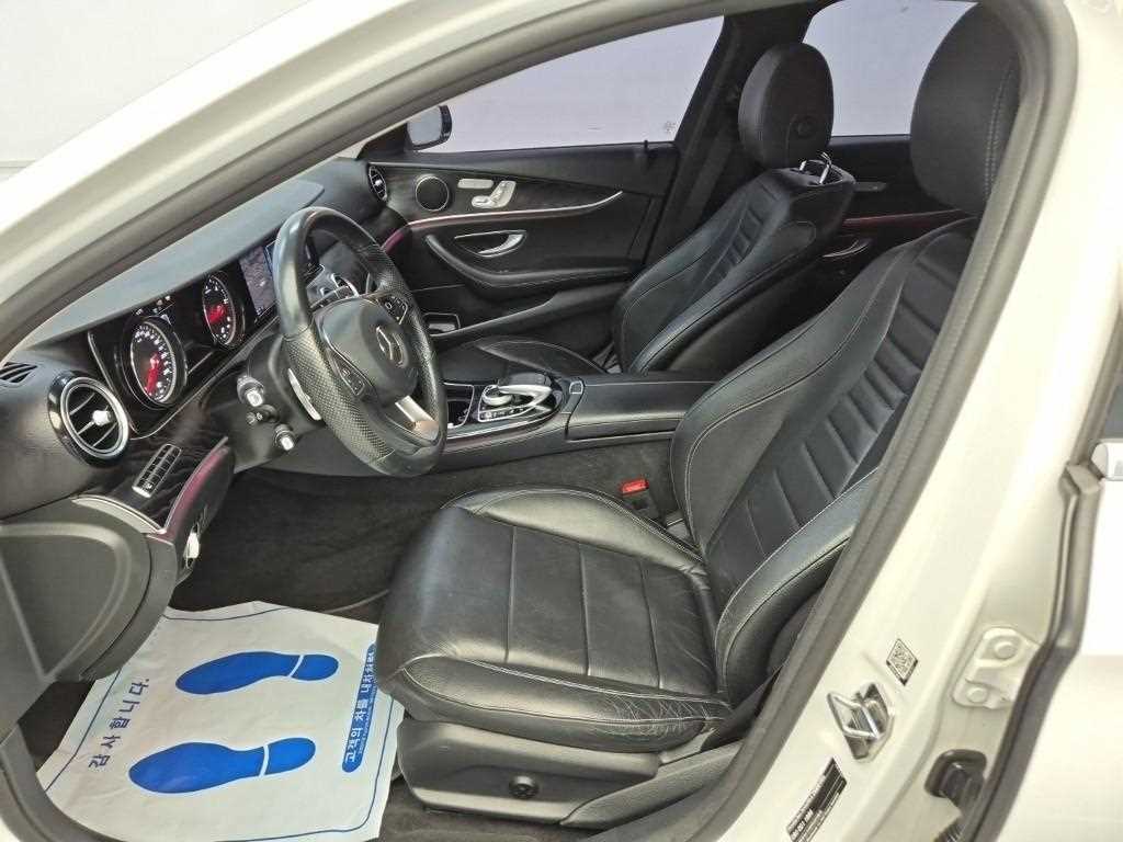 Mercedes Benz E class - Vista 11
