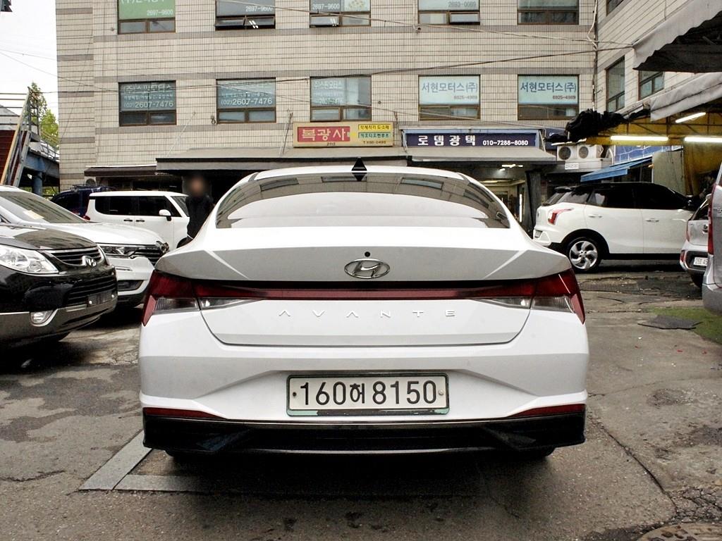 HYUNDAI Avante - Vista 5