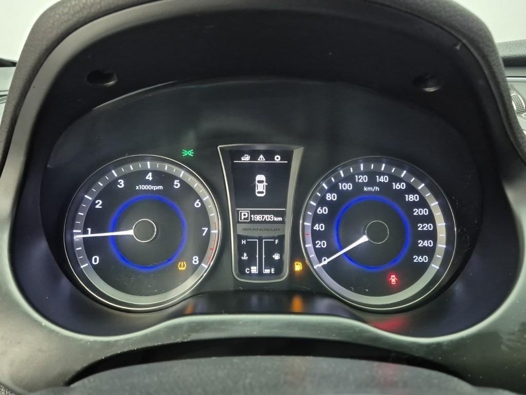 HYUNDAI Grandeur - Vista 6