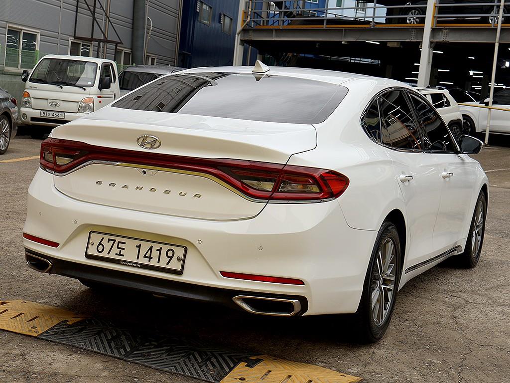 HYUNDAI Grandeur - Vista 7