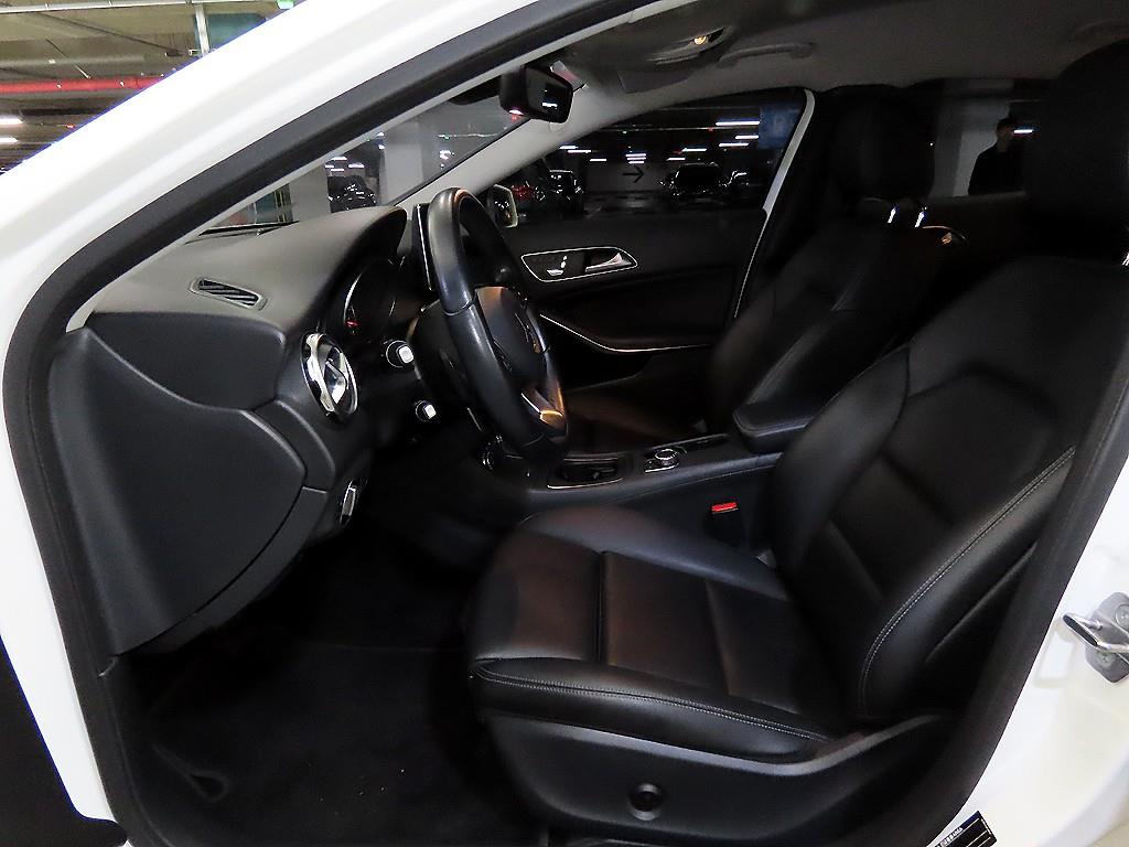 Mercedes Benz GLA Class - Vista 6