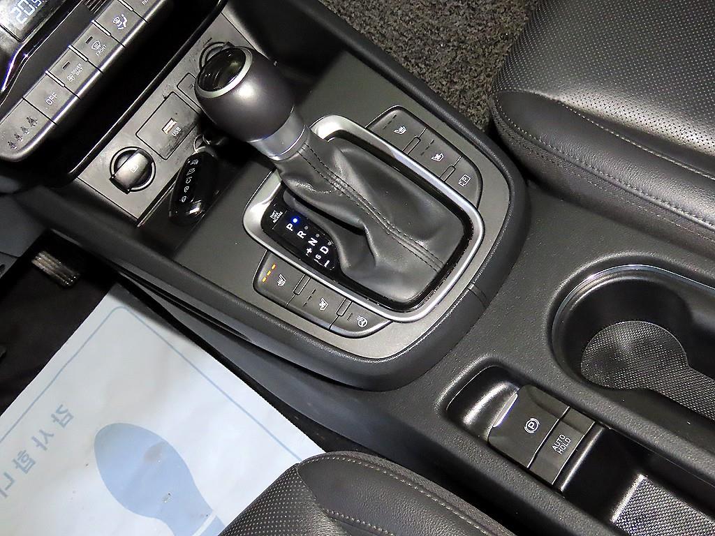 HYUNDAI Kona - Vista 12