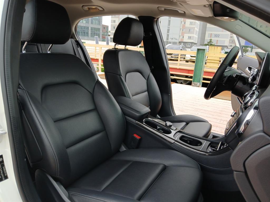 Mercedes Benz GLA Class - Vista 11