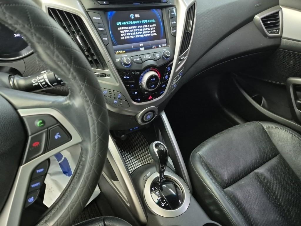 HYUNDAI Veloster - Vista 10