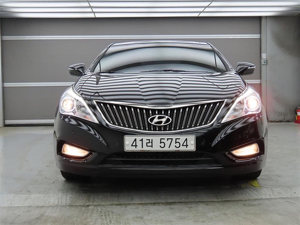 HYUNDAI Grandeur - Vista 2