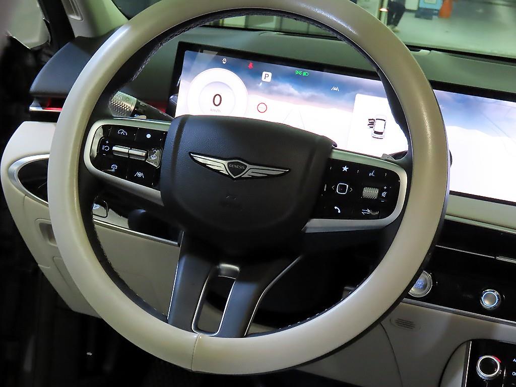 Genesis GV70 - Vista 8