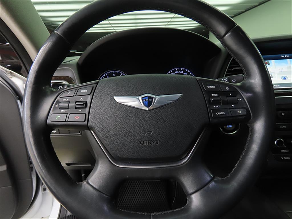 HYUNDAI Genesis - Vista 8